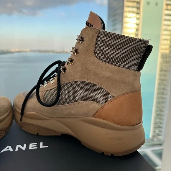 Jimmy Choo Beige and Black Star-Embellished Boots - Picture 5 of 13